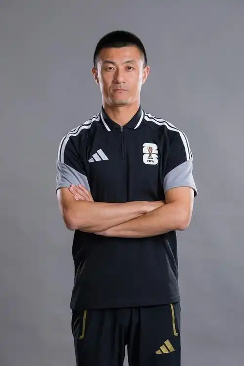 傅明执法厄瓜多尔战库拉索，中国裁判组再登国际舞台